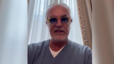 Flavio Briatore contro Range Rover: «Sempre dal meccanico, in quattro anni spesi 30 mila euro»