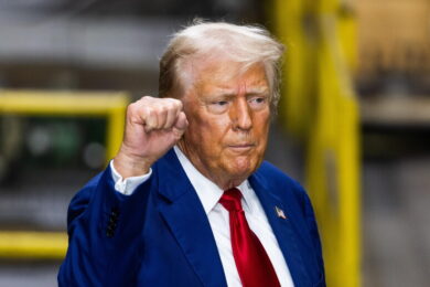 Il bastone e la carota: Trump punta a un nuovo accordo sul nucleare con l’Iran