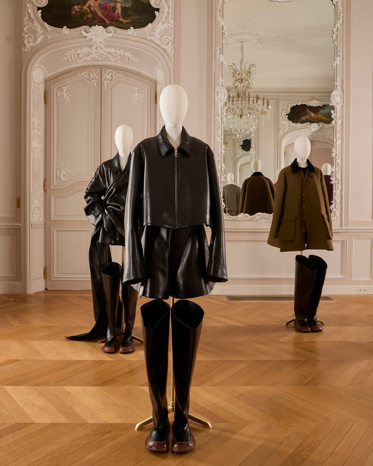 Galleria foto 'Paris Fashion Week: il surrealismo artistico di Loewe' - foto 10