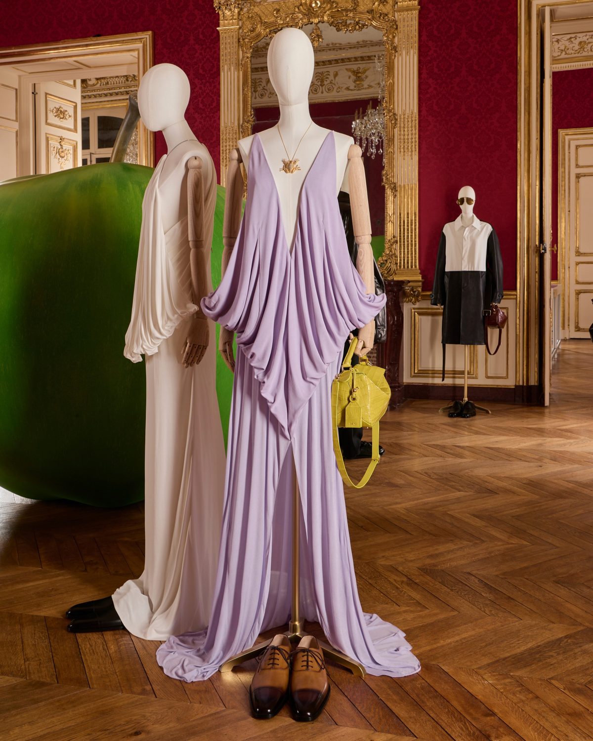 Galleria foto 'Paris Fashion Week: il surrealismo artistico di Loewe' - foto 5