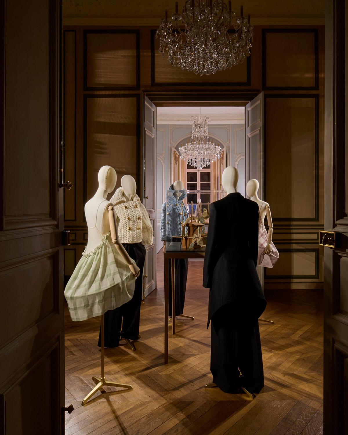 Galleria foto 'Paris Fashion Week: il surrealismo artistico di Loewe' - foto 2