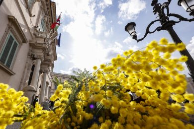 Italia, il lavoro è (ancora) un affare da uomini: donne pagate fino al 40% in meno