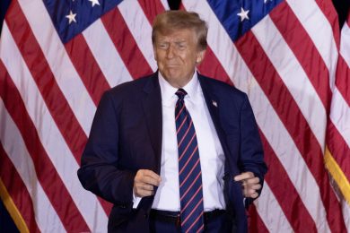 Trump: L’America è di nuovo forte.  La Russia desidera la pace, prenderemo la Groenlandia  e andremo su Marte