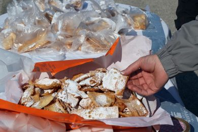 A Carnevale ogni aumento vale: è polemica sui prezzi di chiacchiere e dolci