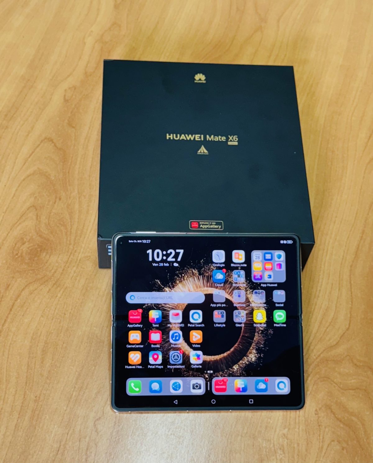 Galleria foto 'Huawei Mate X6, lo smartphone gigante in tutti i sensi' - foto 9