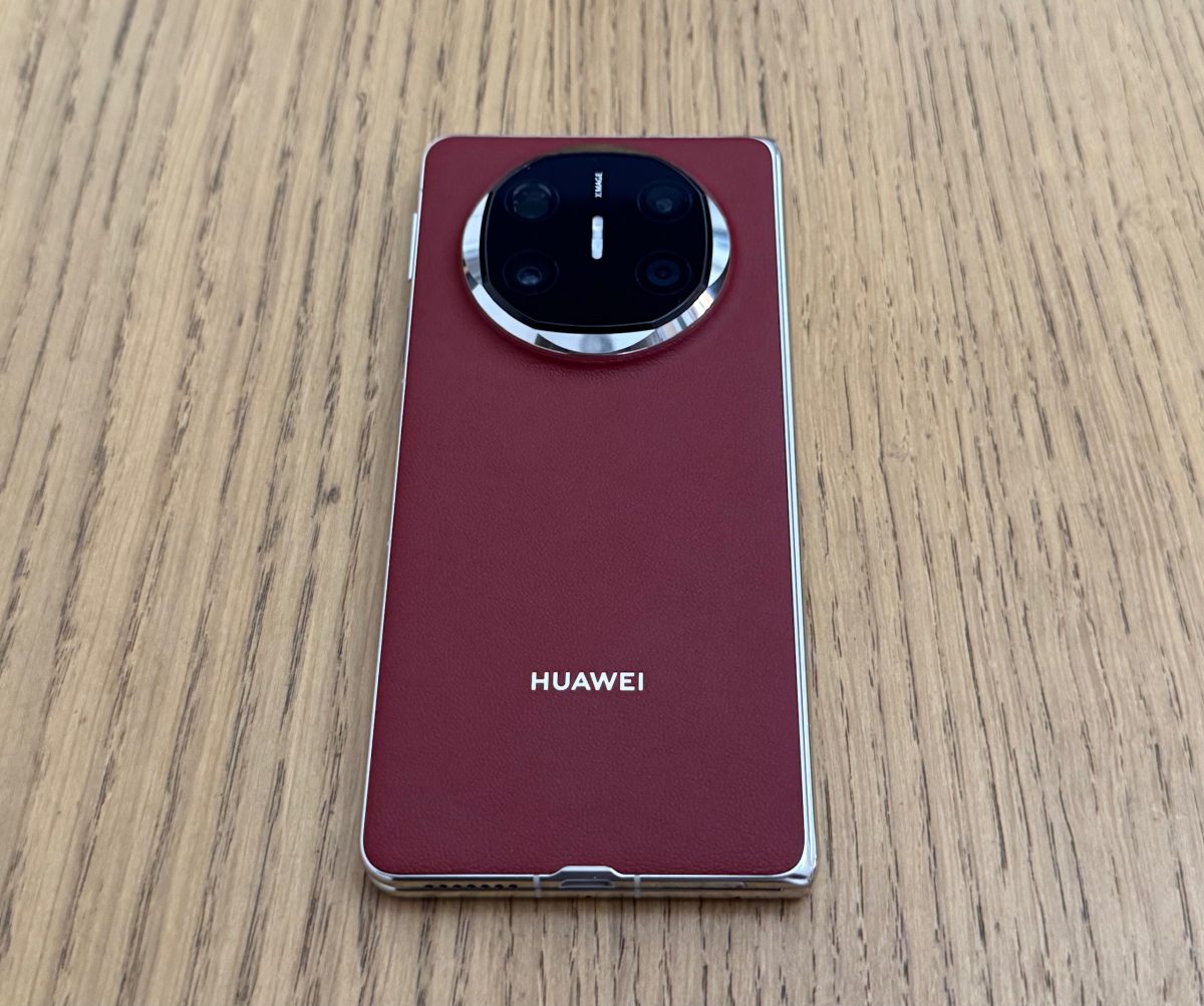 Galleria foto 'Huawei Mate X6, lo smartphone gigante in tutti i sensi' - foto 3