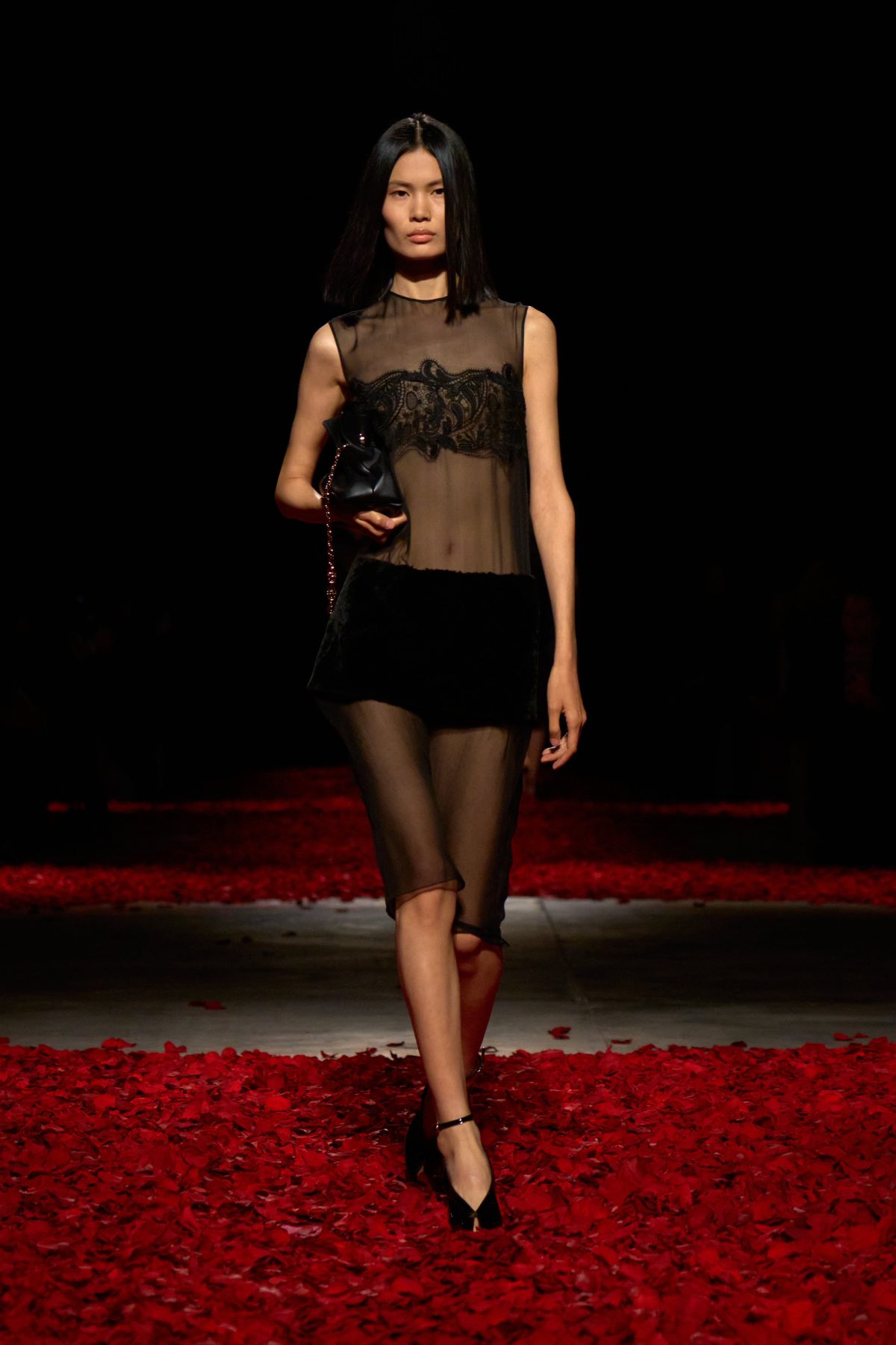 Galleria foto 'Milano Fashion Week: Ferragamo e la moda che danza' - foto 3