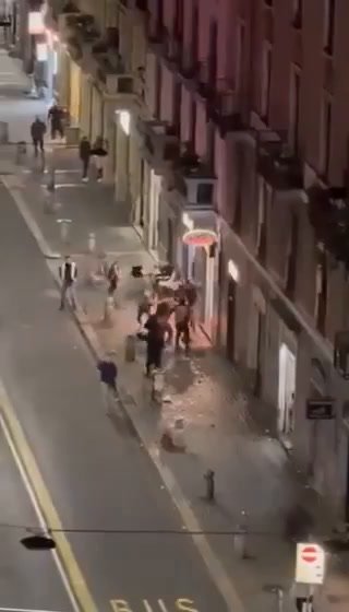 Via Padova, dentro al degrado urbano di Milano