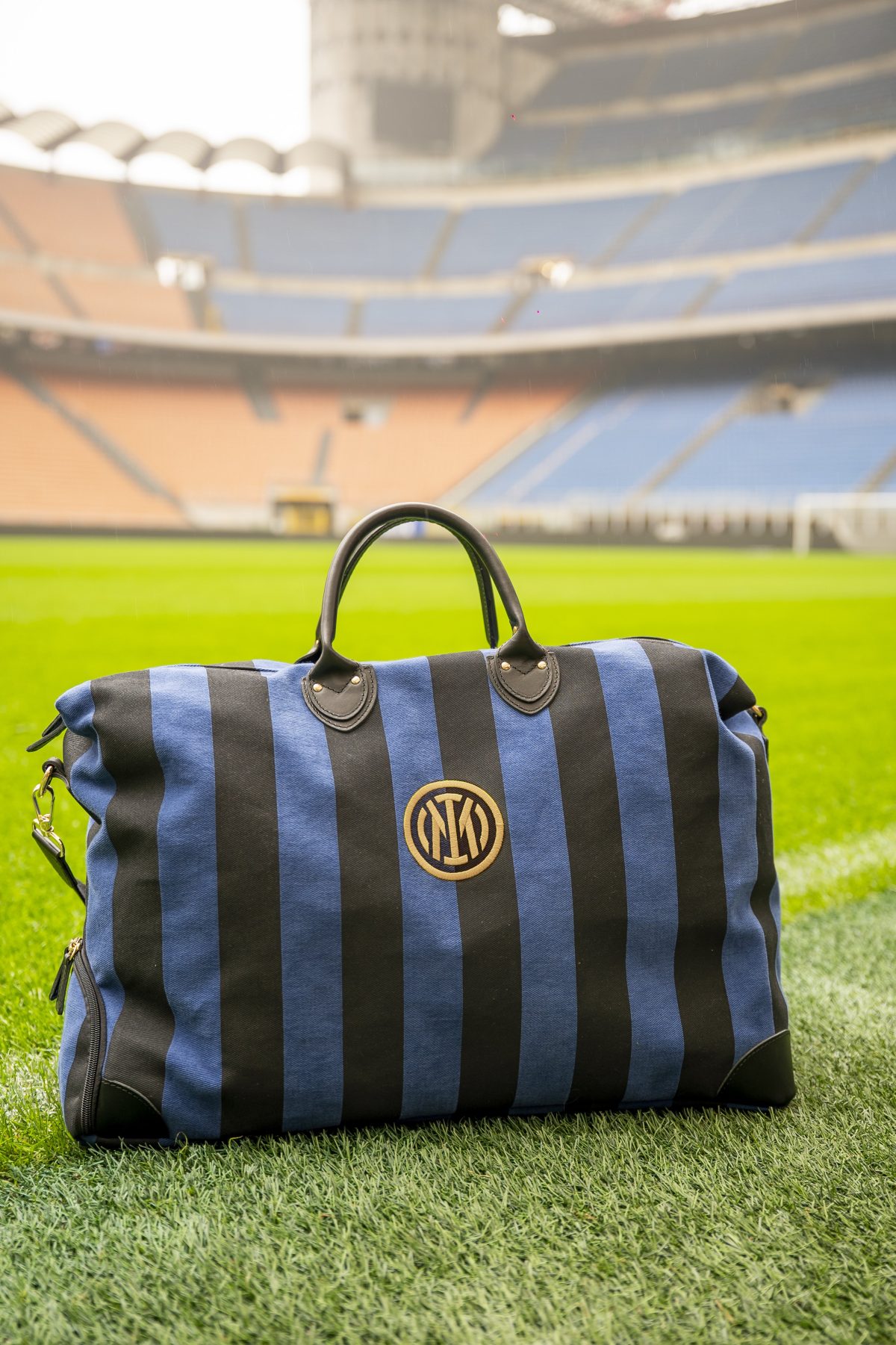 Galleria foto 'Per celebrare i suoi 117 anni, l’Inter crea una collezione con My Style Bags' - foto 3