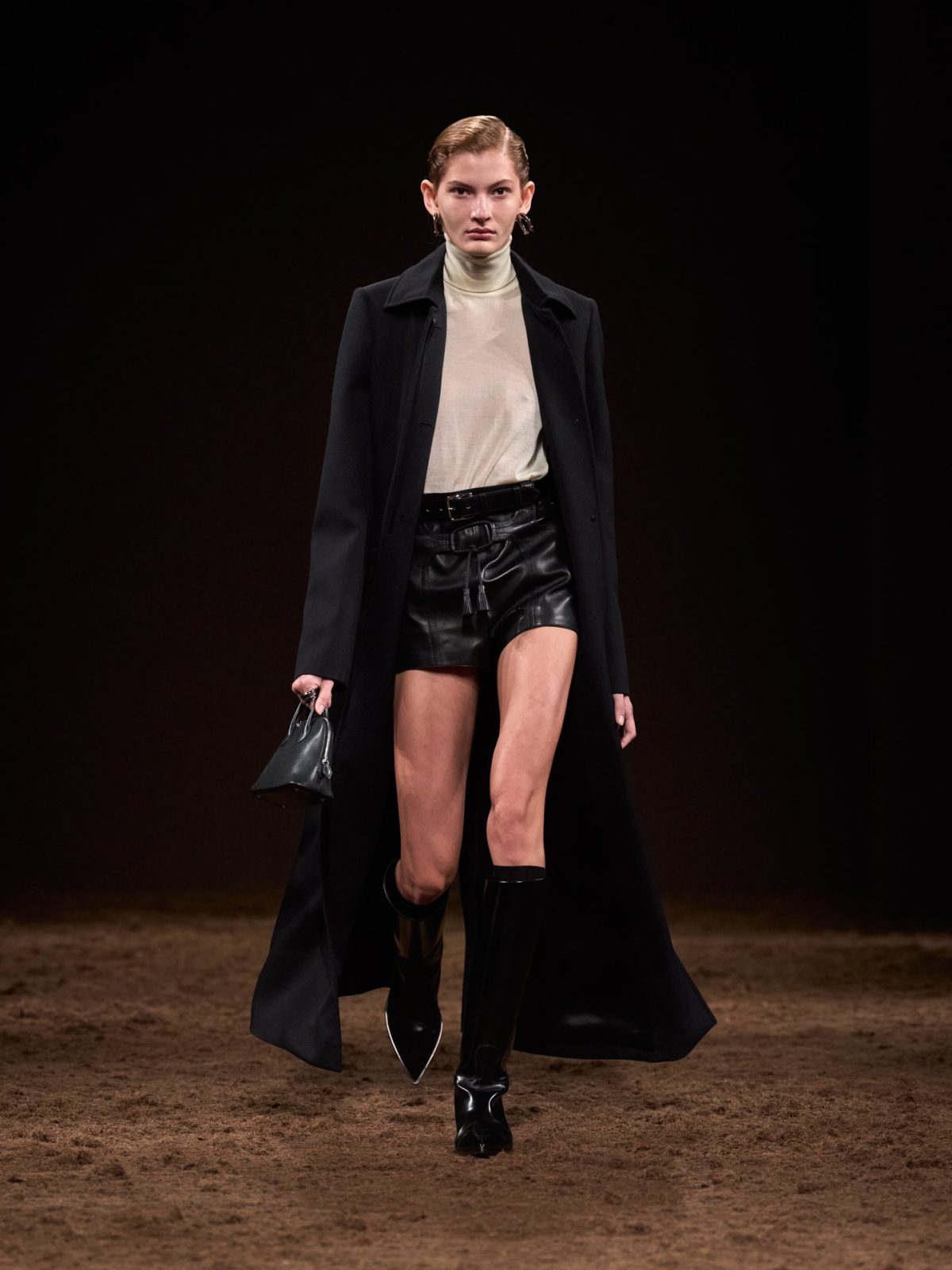 Galleria foto 'Paris Fashion Week: Hermes, tra minimalismo e artigianato di lusso' - foto 8