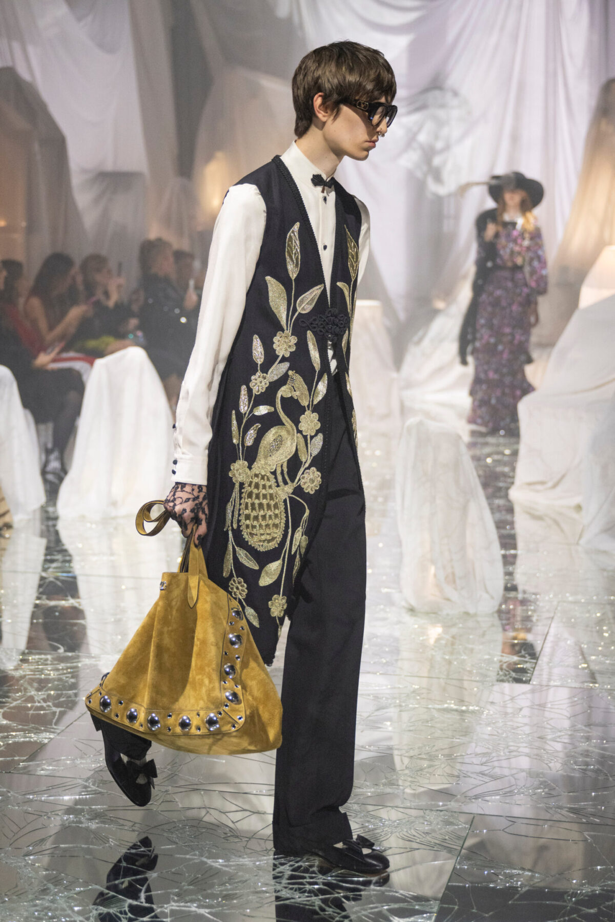 Fiori e richiami rétro: la primavera-estate per la moda è romantica