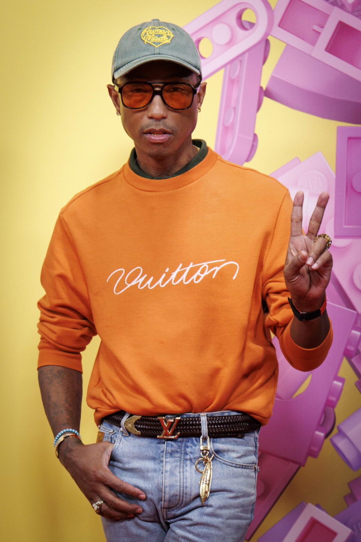 Pharrell Williams compie 51 anni: icona pop tra musica, moda e beauty