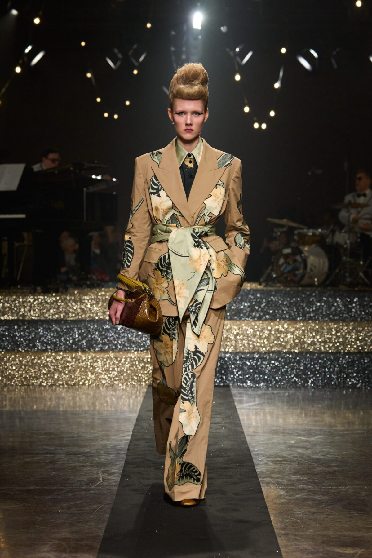 Tendenze moda: il ritorno elegante del doppiopetto