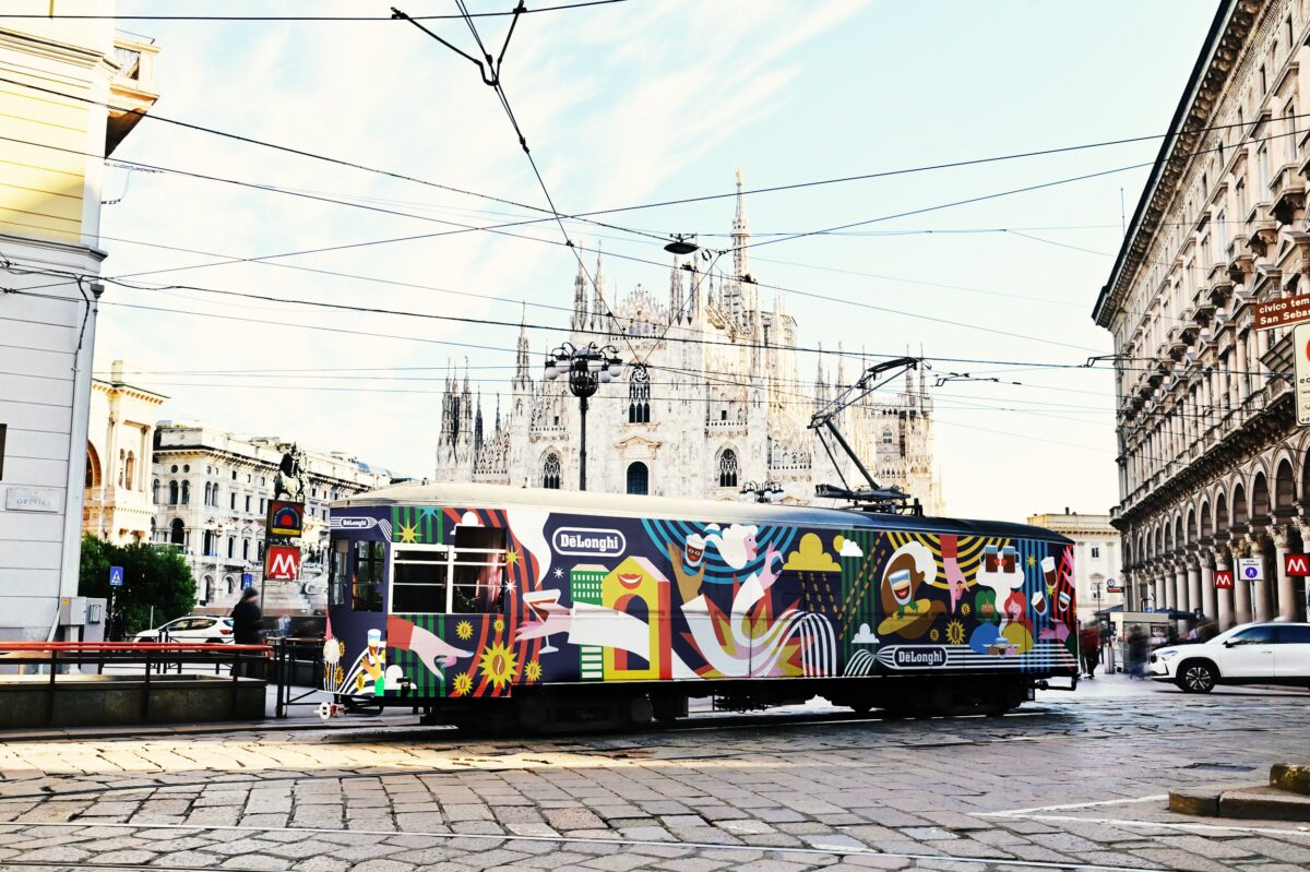 Galleria foto 'Tram e design a Milano: le esperienze più originali del Fuorisalone 2025' - foto 1