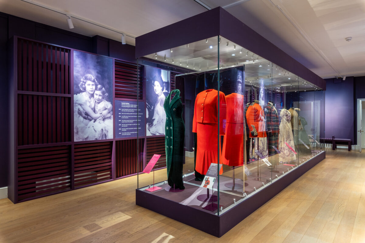 A Kensington Palace una mostra racconta cinque secoli di moda reale