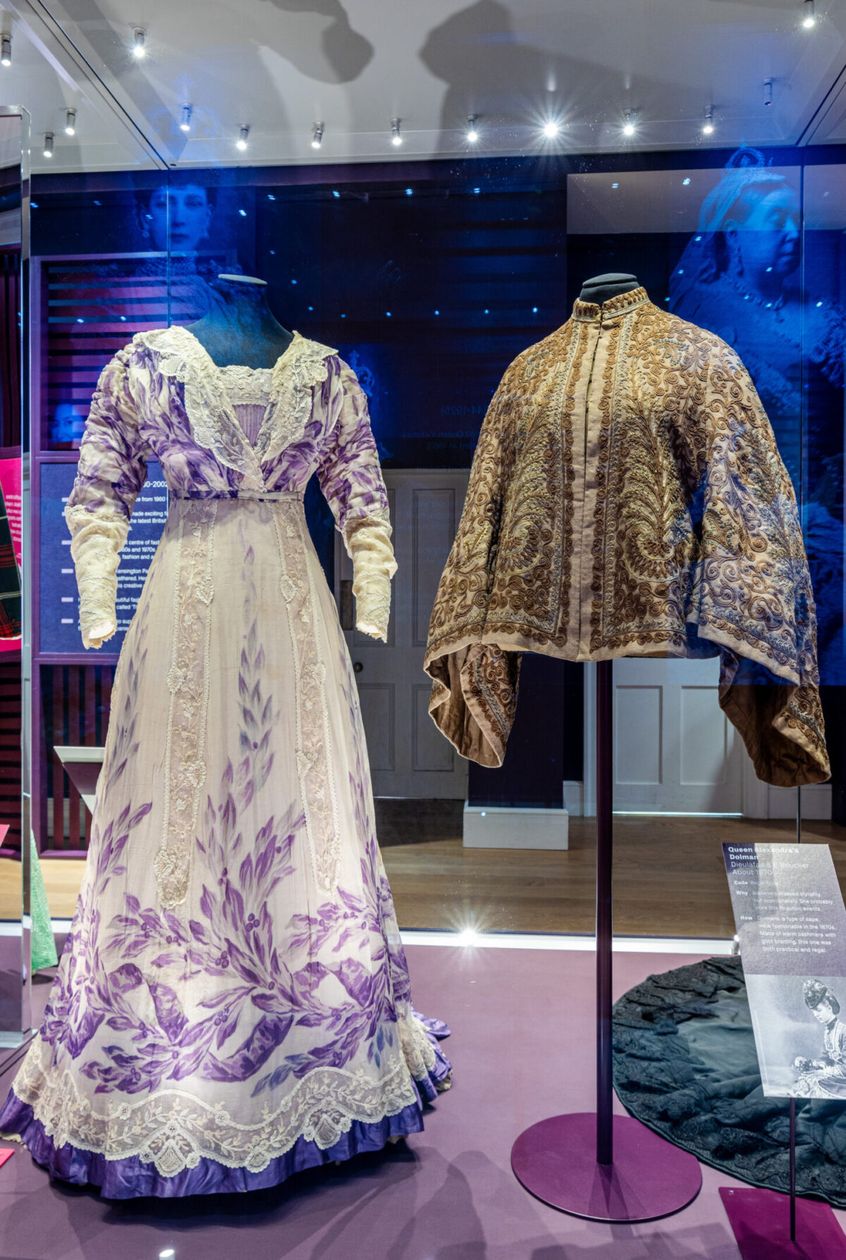 A Kensington Palace una mostra racconta cinque secoli di moda reale