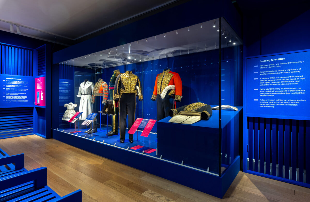 A Kensington Palace una mostra racconta cinque secoli di moda reale