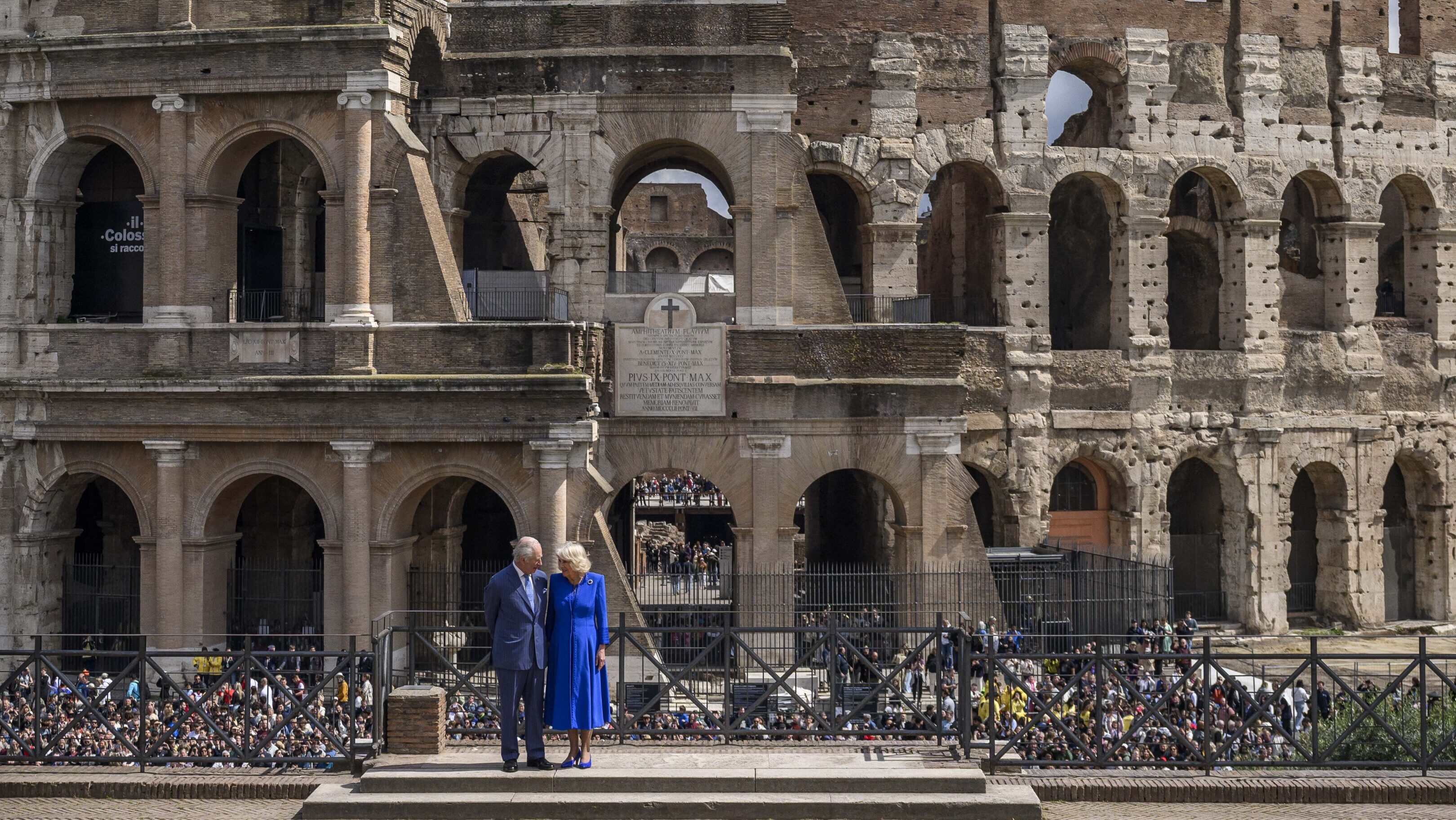 Carlo e Camilla a Roma, il primo giorno del viaggio in Italia è un successo
