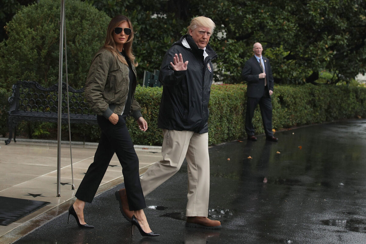 Melania Trump torna a mostrarsi con un look da oltre 11.000 dollari