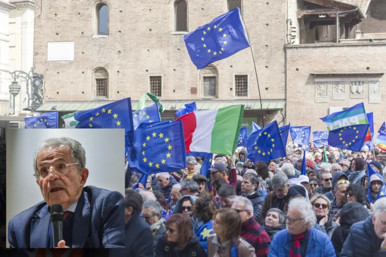 Romano Prodi in piazza invoca l’emergenza per imporre Ventotene