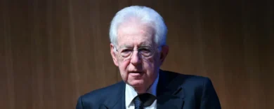 Mario Monti invocava la censura e ora ci fa le lezioncine di democrazia