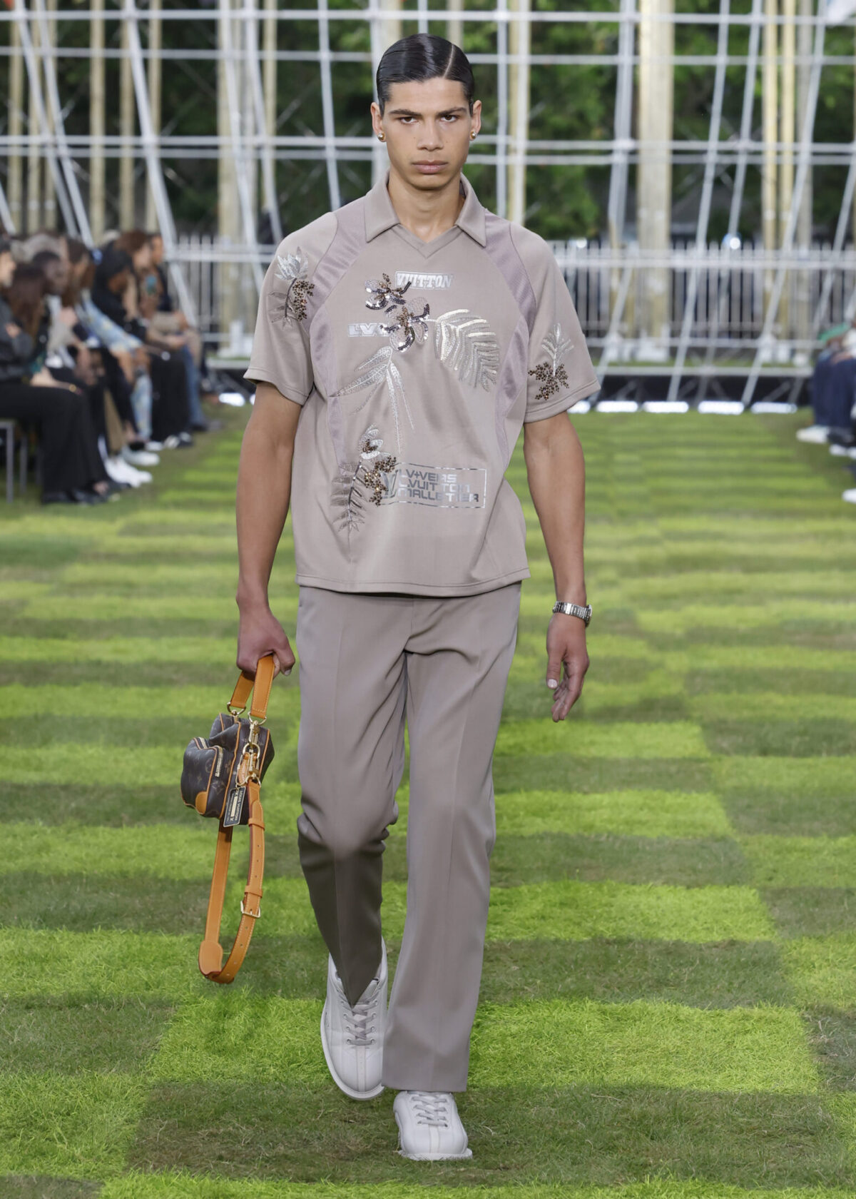 Fiori e richiami rétro: la primavera-estate per la moda è romantica