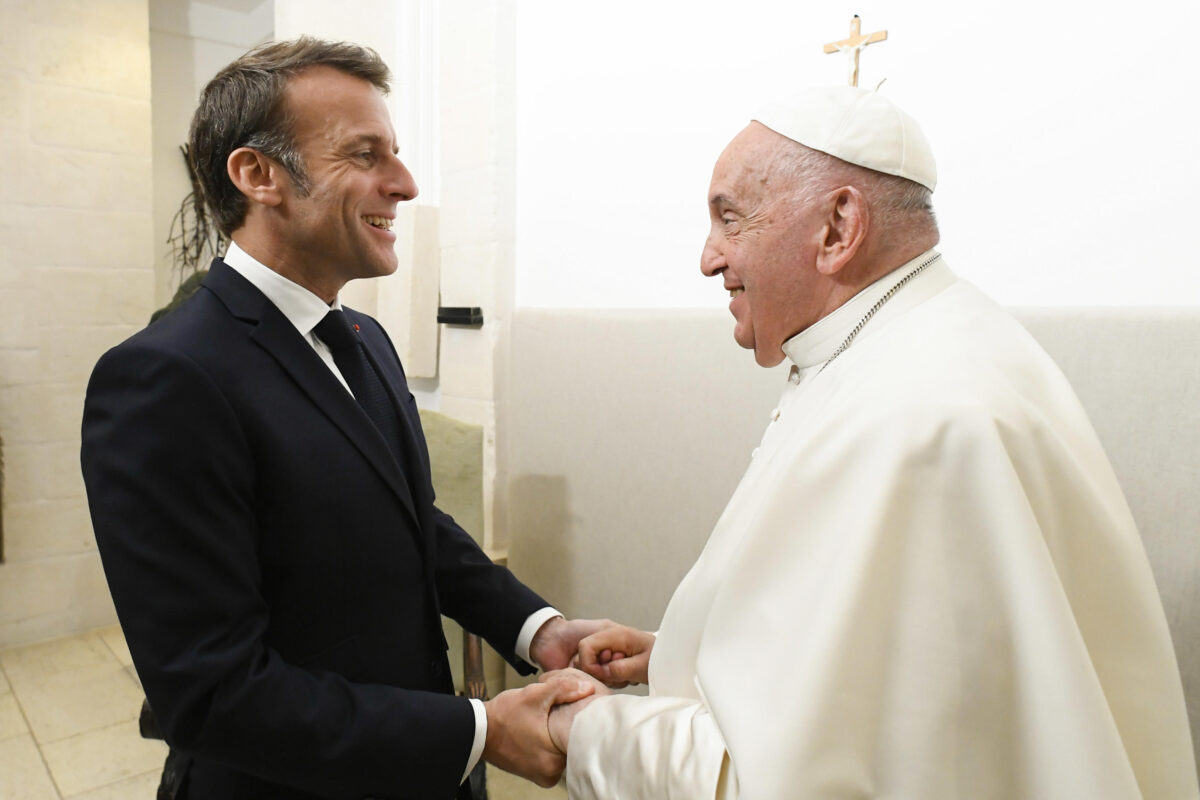 Da Donald Trump a Carlo d’Inghilterra, ecco chi ci sarà (e chi no) ai funerali di Papa Francesco