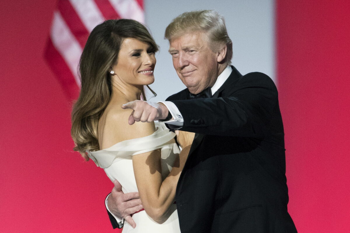 Melania Trump compie 55 anni nel giorno del funerale di Papa Francesco