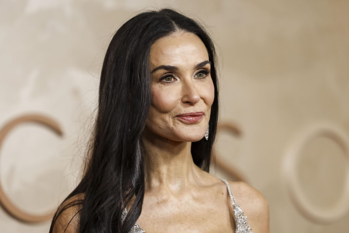 Demi Moore, la “donna più bella del mondo” non riesce a far pace col tempo che passa