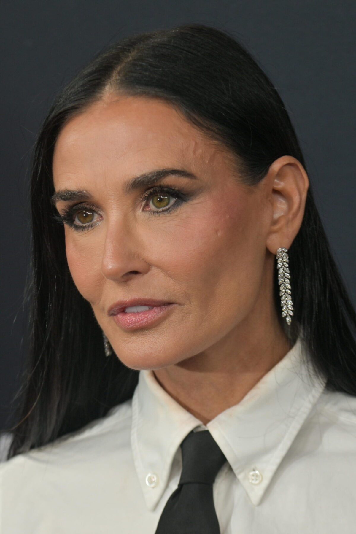 Demi Moore, la “donna più bella del mondo” non riesce a far pace col tempo che passa