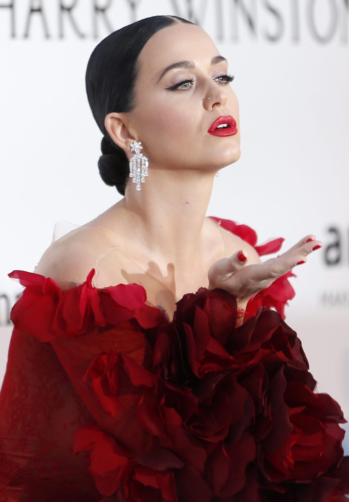 Katy Perry: un flop tira l’altro