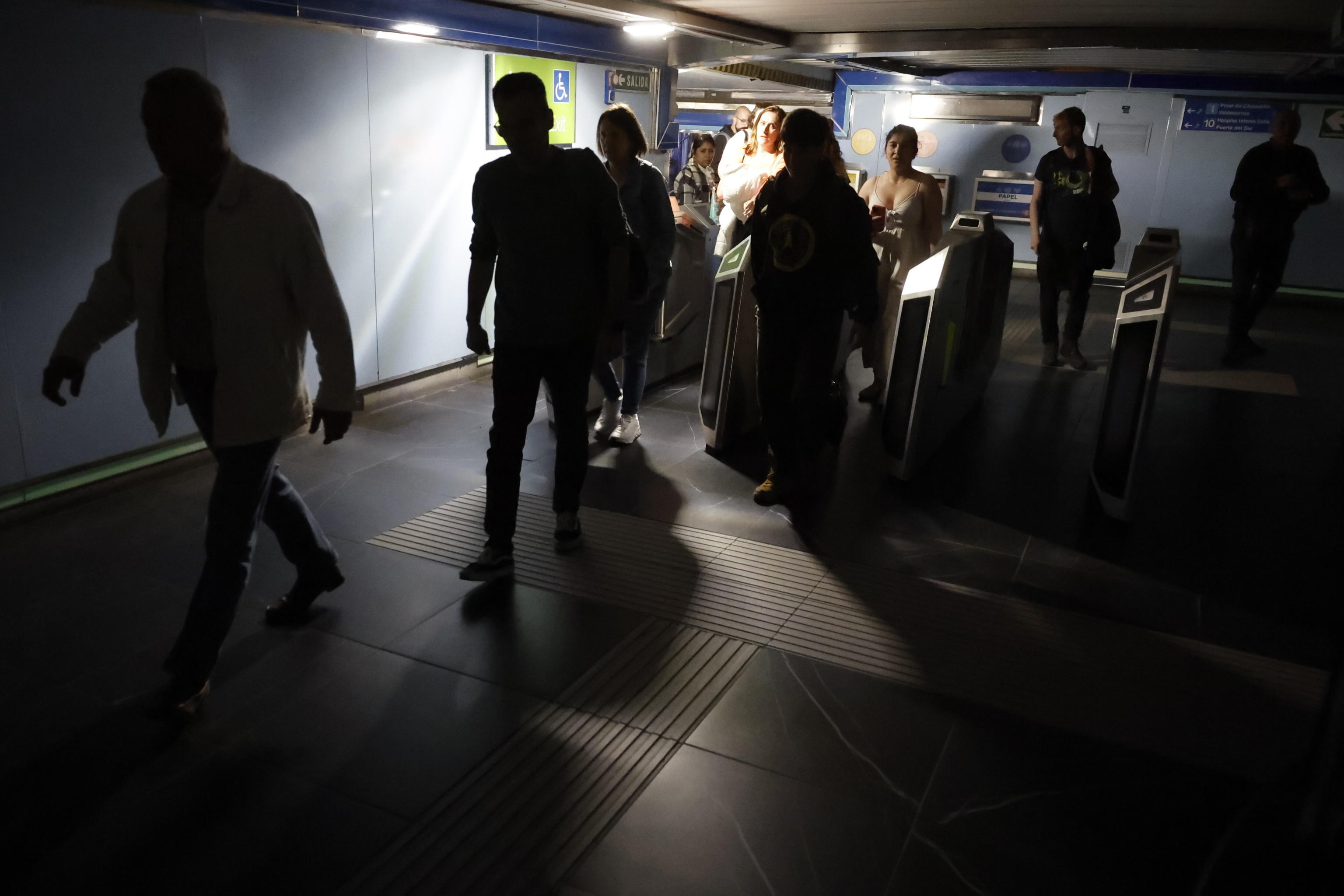 blackout spagna modernità presenta