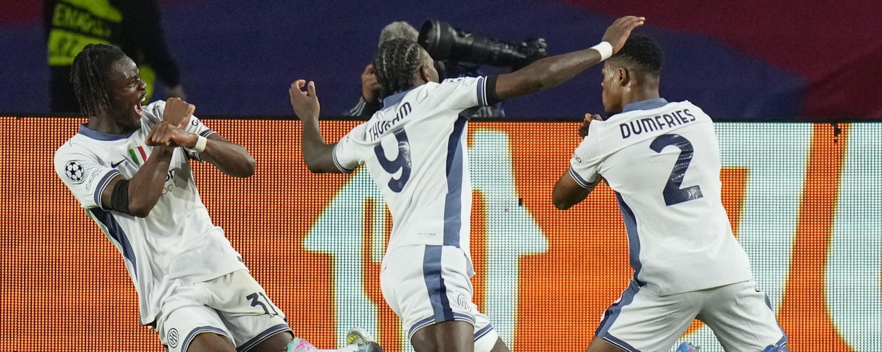 Barcellona Inter, che spettacolo: si decide a San Siro Barcellona Inter, che spettacolo: si decide a San Siro