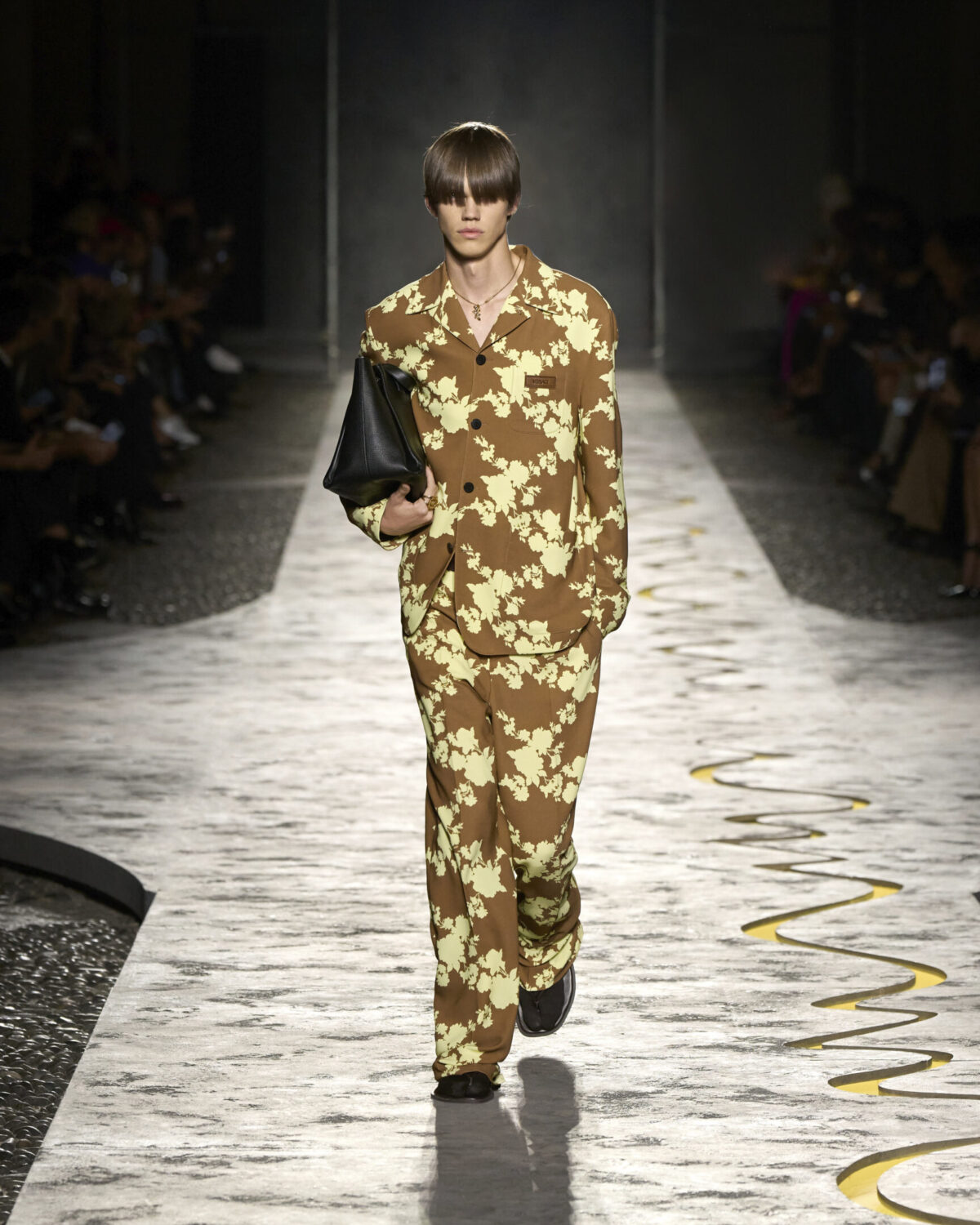 Fiori e richiami rétro: la primavera-estate per la moda è romantica
