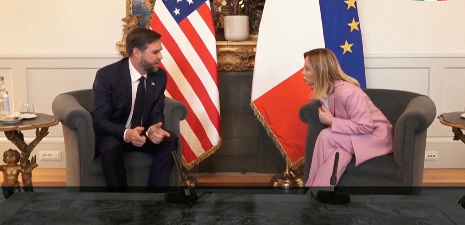 JD Vance a Palazzo Chigi: “Ottimismo sui negoziati tra Russia e Ucraina” JD Vance a Palazzo Chigi: “Ottimismo sui negoziati tra Russia e Ucraina”