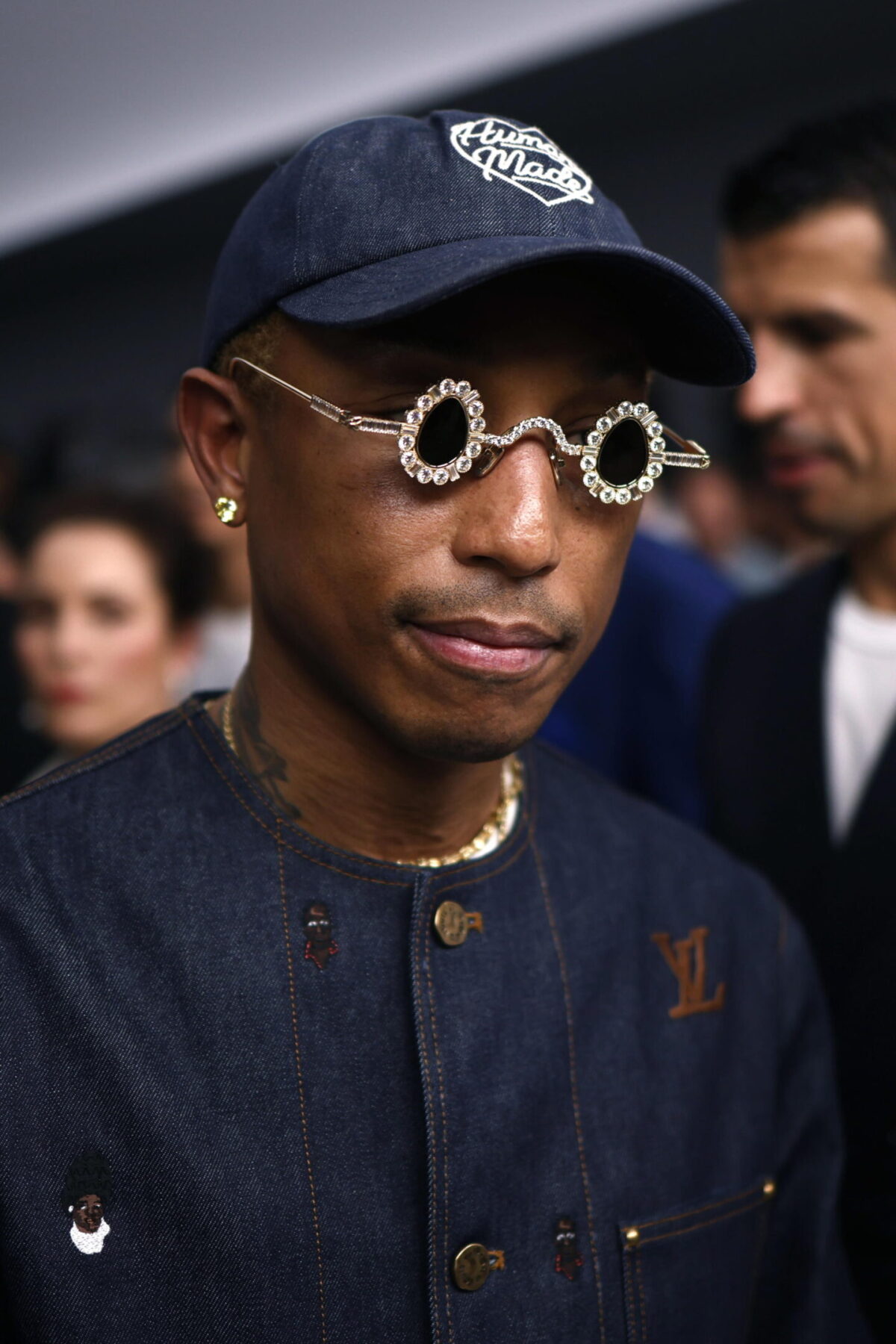 Pharrell Williams compie 51 anni: icona pop tra musica, moda e beauty