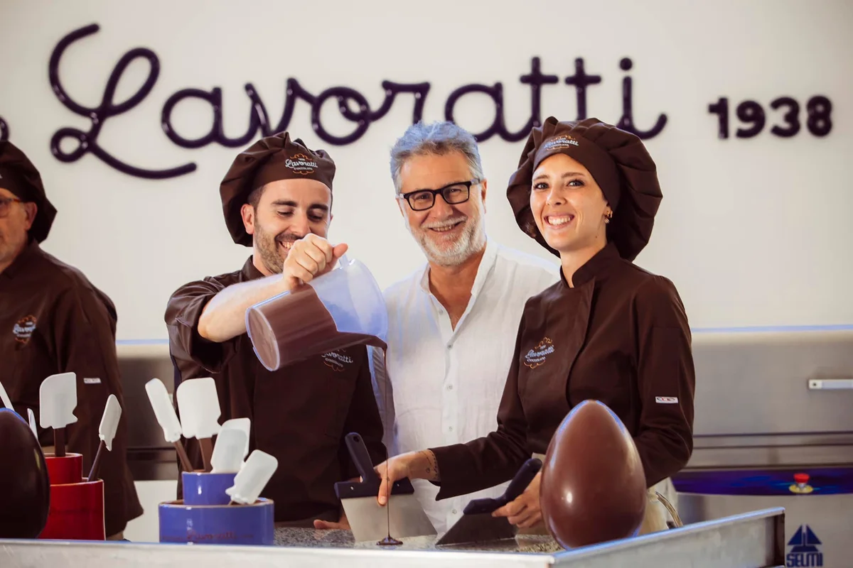 Fabio Fazio fa la figura del cioccolataio: 13 sanzioni per 100 mila euro alla sua azienda dolciaria Fabio Fazio fa la figura del cioccolataio: 13 sanzioni per 100 mila euro alla sua azienda dolciaria
