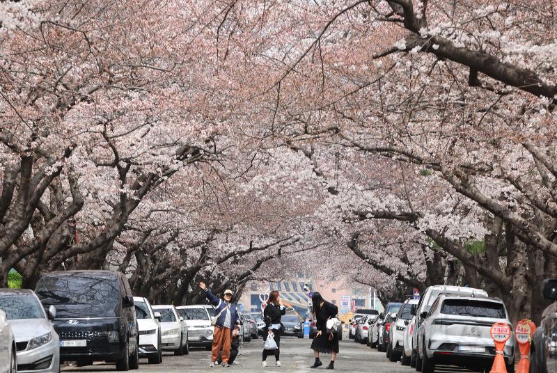 Vacanze di Pasqua 2025: idee per partire all’estero sfruttando i ponti