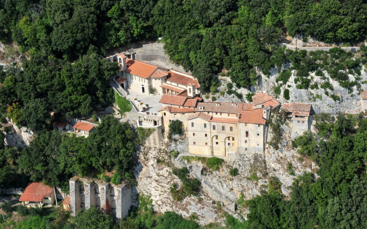 Cammini Aperti 2025: escursioni gratuite tra spiritualità e natura in Italia