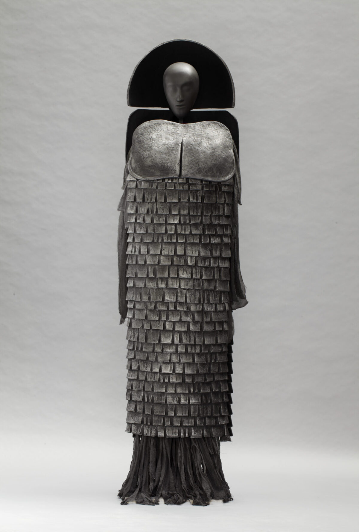 Il Labirinto di Arnaldo Pomodoro a Milano: un viaggio onirico tra mito, arte e storia sotterranea