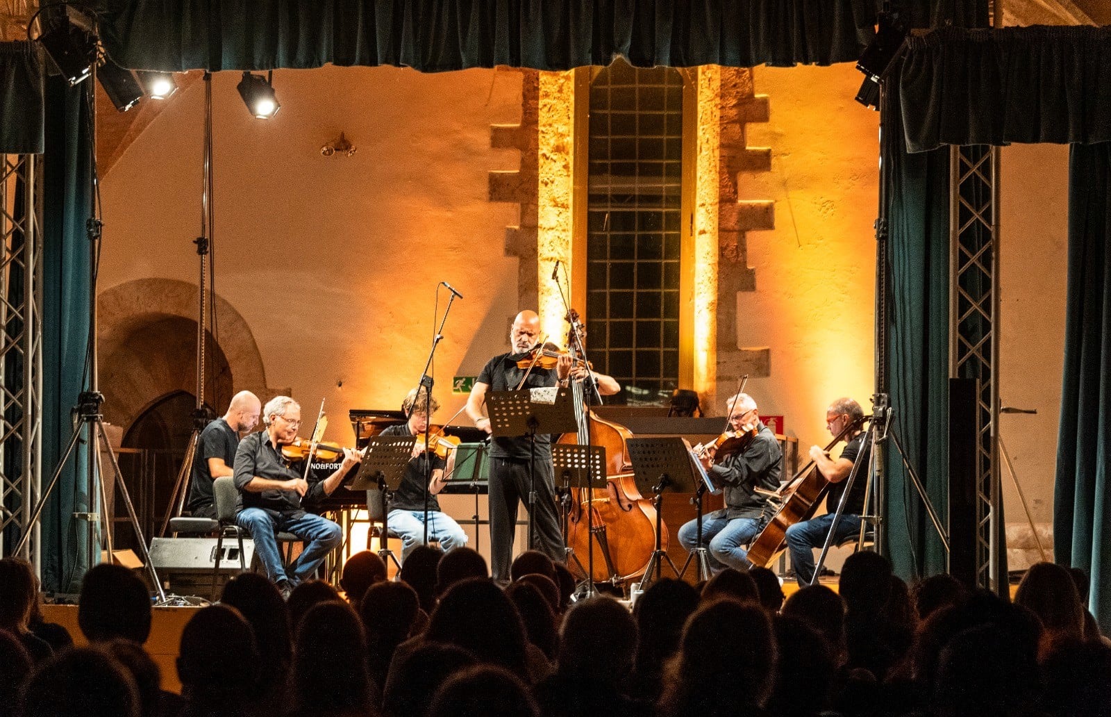 Umbria Green Festival 2025: Houellebecq, Storti e prime mondiali tra arte, scienza e natura