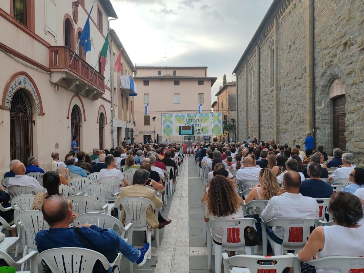 Umbria Green Festival 2025: Houellebecq, Storti e prime mondiali tra arte, scienza e natura