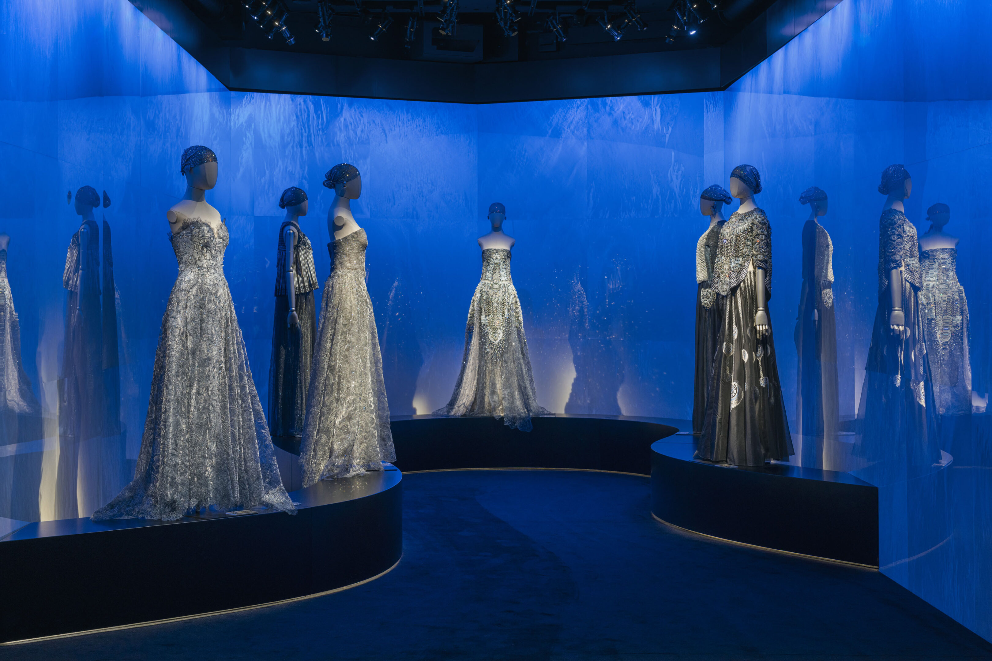 Giorgio Armani Privé 2005-2025: vent’anni di alta moda in mostra a Milano