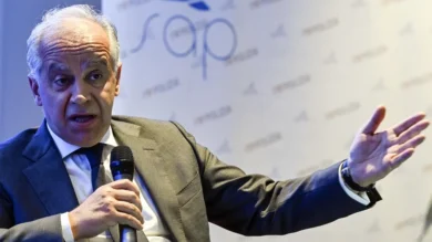 La sinistra attacca Piantedosi e non i teppisti