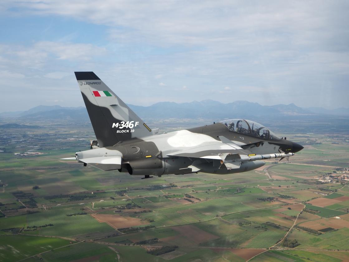 L’Austria sceglie l’addestratore e caccia leggero italiano M-346
