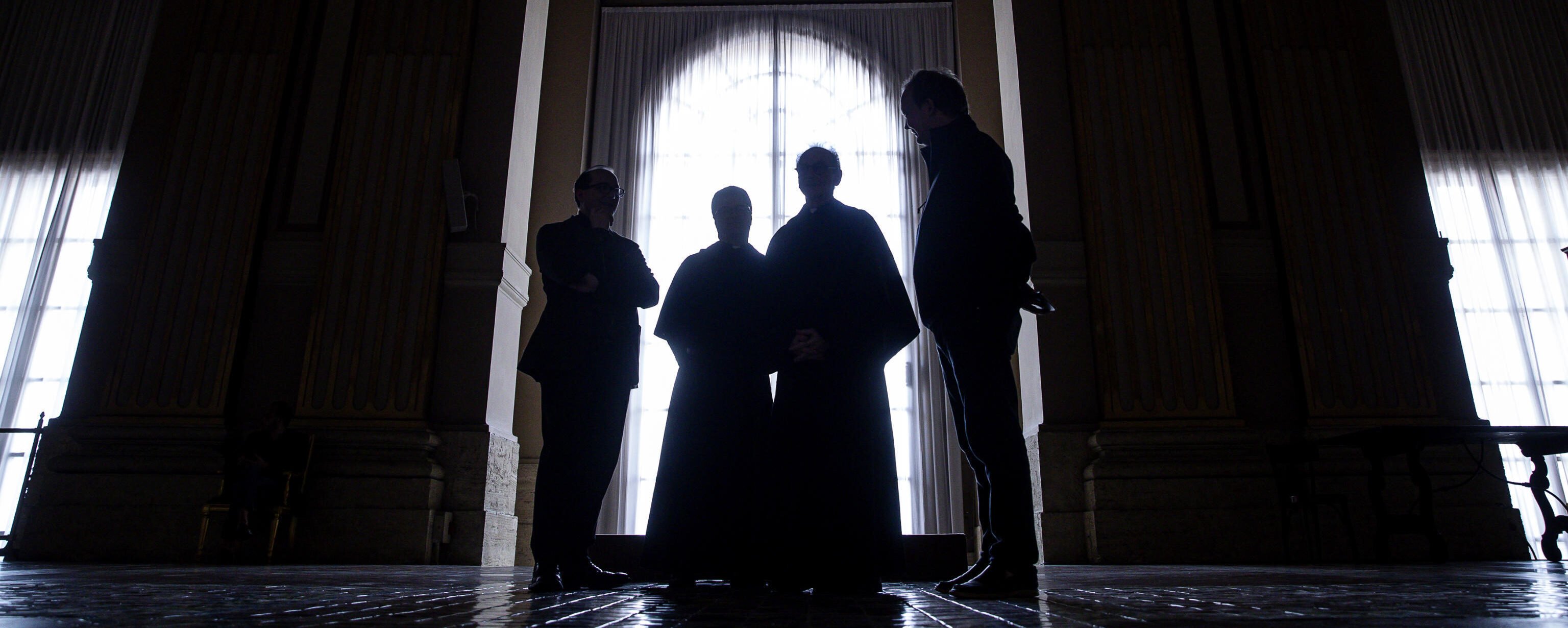 Secondo giorno di Conclave, un’ombra si stende sul cardinale elettore fedelissimo di Bergoglio Secondo giorno di Conclave, un’ombra si stende sul cardinale elettore fedelissimo di Bergoglio