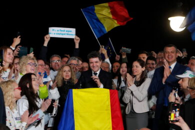 Elezioni in Romania: vince il centrista filo-Ue, mentre in Portogallo è exploit dell’estrema destra