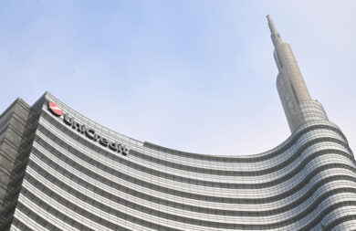 Unicredit contro Banco BPM: lo scontro sull’Ops si sposta in Tribunale. Al centro, Golden Power e Consob