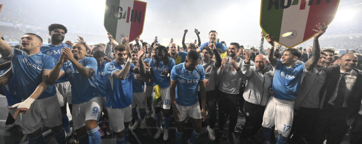 Conte e il Napoli, vincere e dirsi addio: il futuro si chiama Allegri Conte e il Napoli, vincere e dirsi addio: il futuro si chiama Allegri