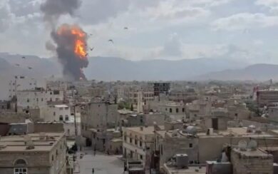 Israele colpisce obiettivi Houthi in Yemen: raid su porti e infrastrutture
